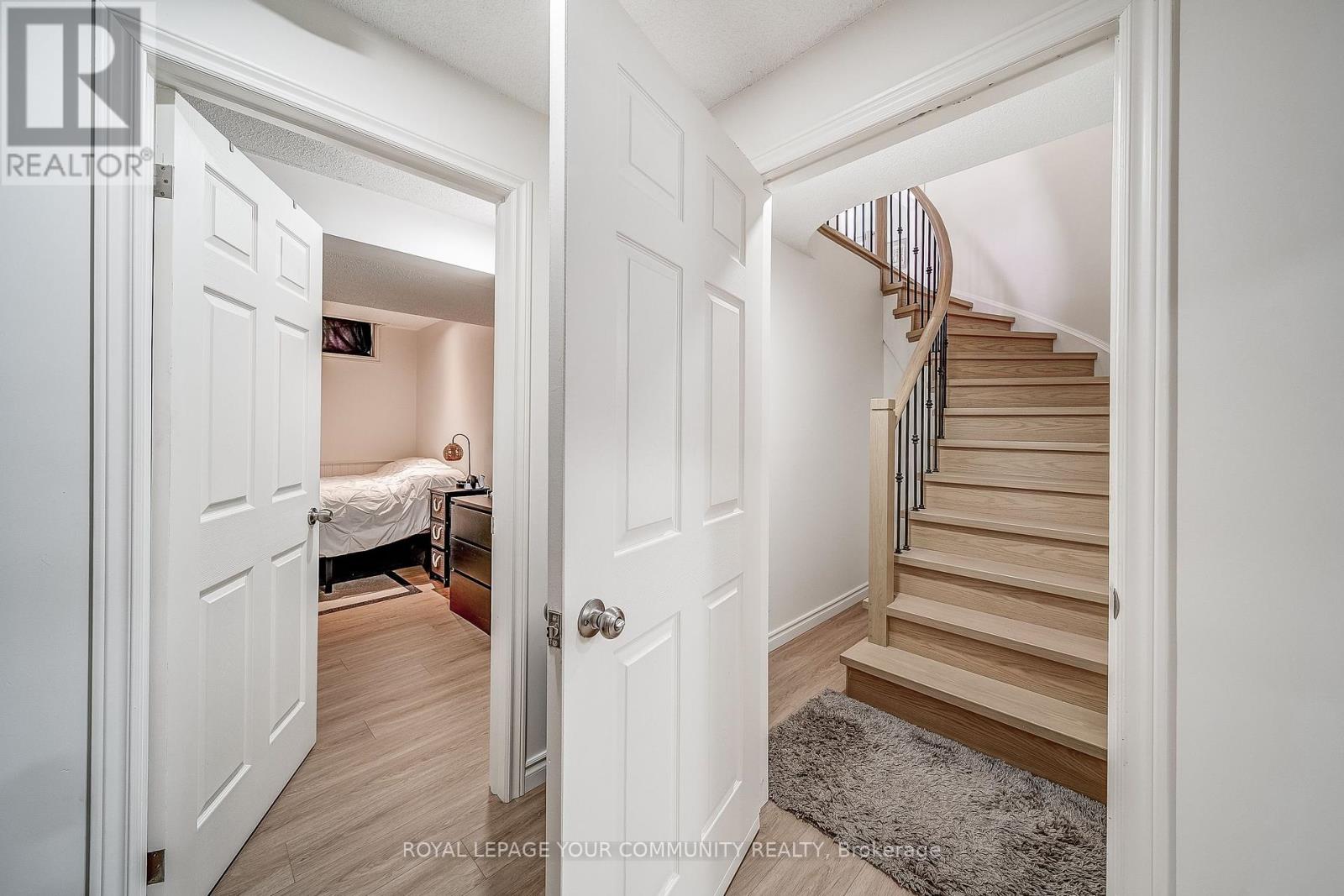 Photo 33 of 21 Litner Crescent, Georgina ON