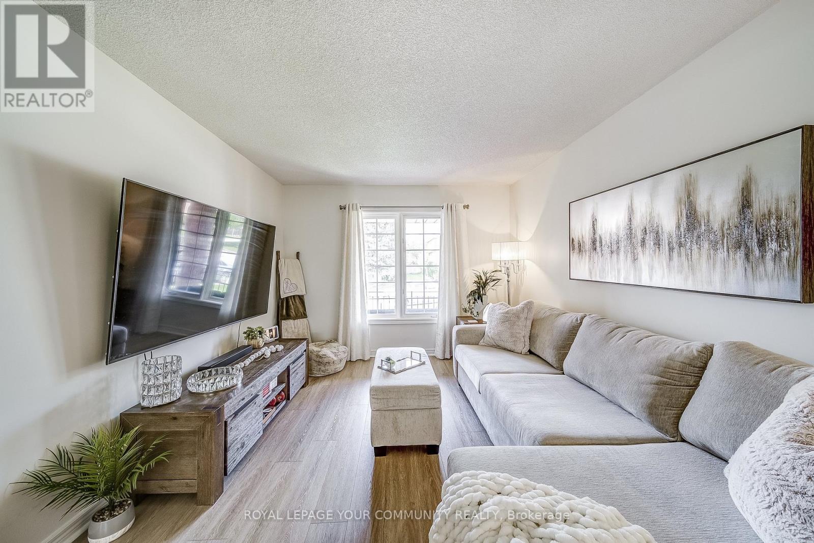 Photo 9 of 21 Litner Crescent, Georgina ON