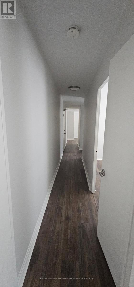 Photo 4 of 3 464 Summerhill Avenue, Toronto ON