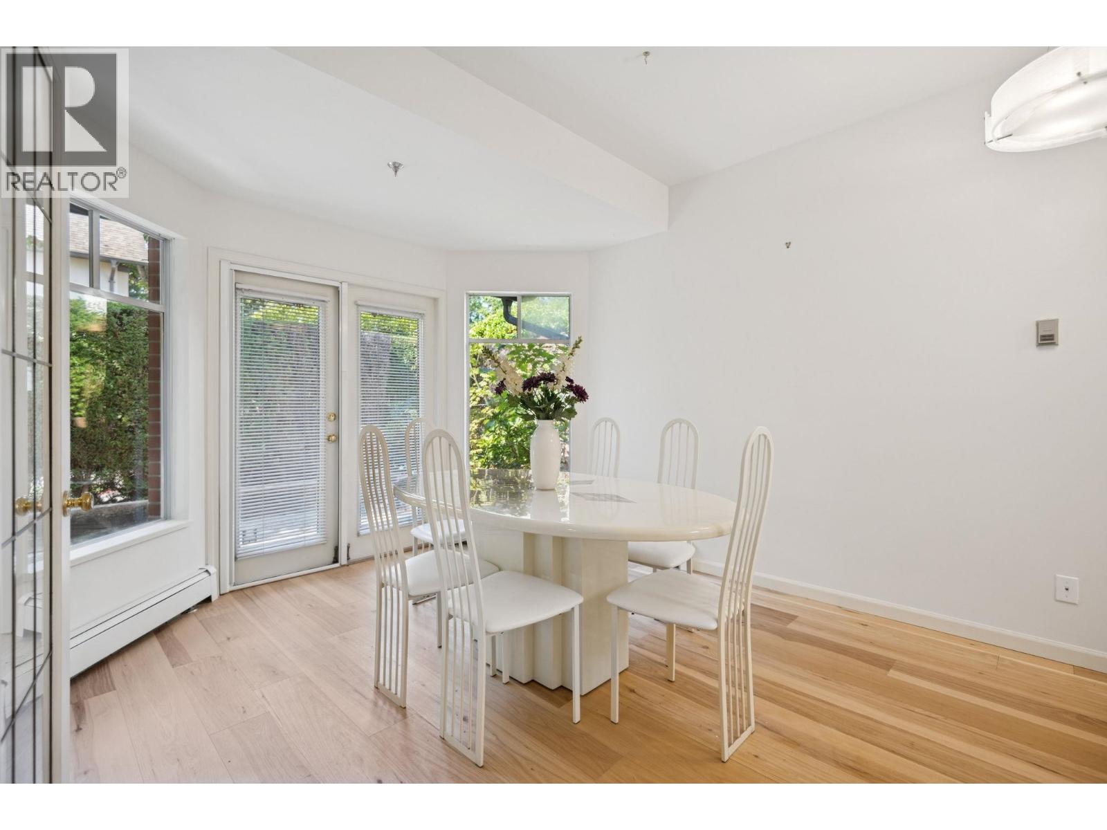 Photo 12 of 43 5880 Hampton Place, Vancouver BC