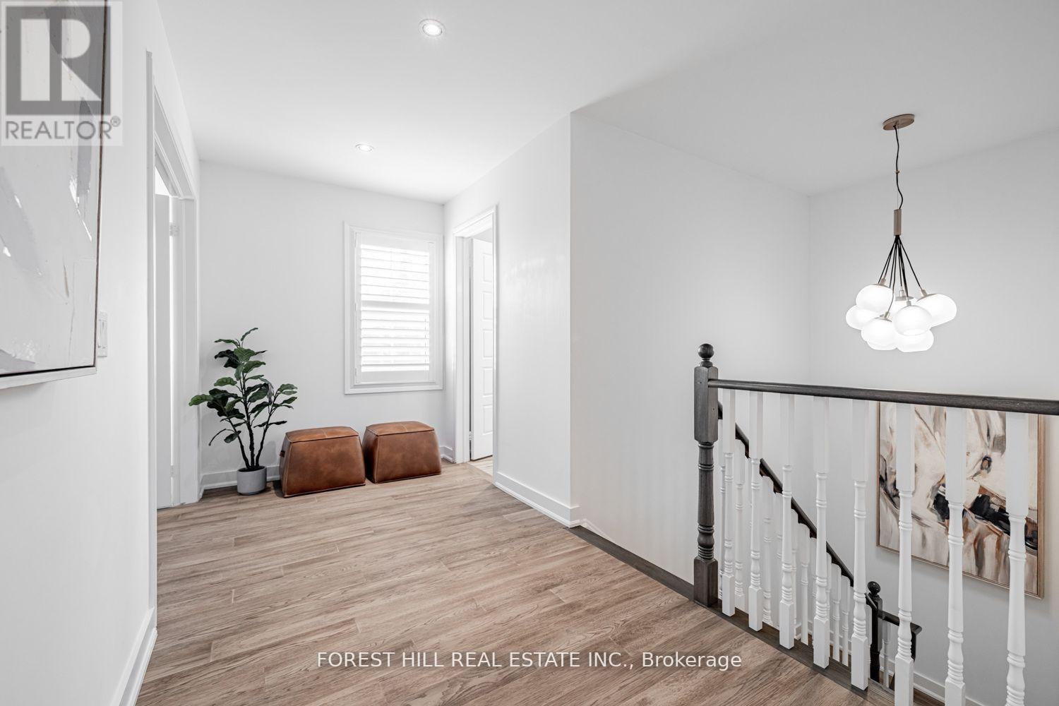 Photo 20 of 28 Port Rush Trail, Markham ON