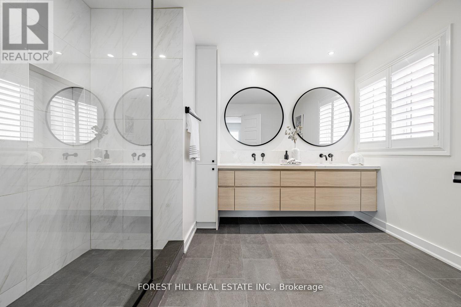 Photo 23 of 28 Port Rush Trail, Markham ON
