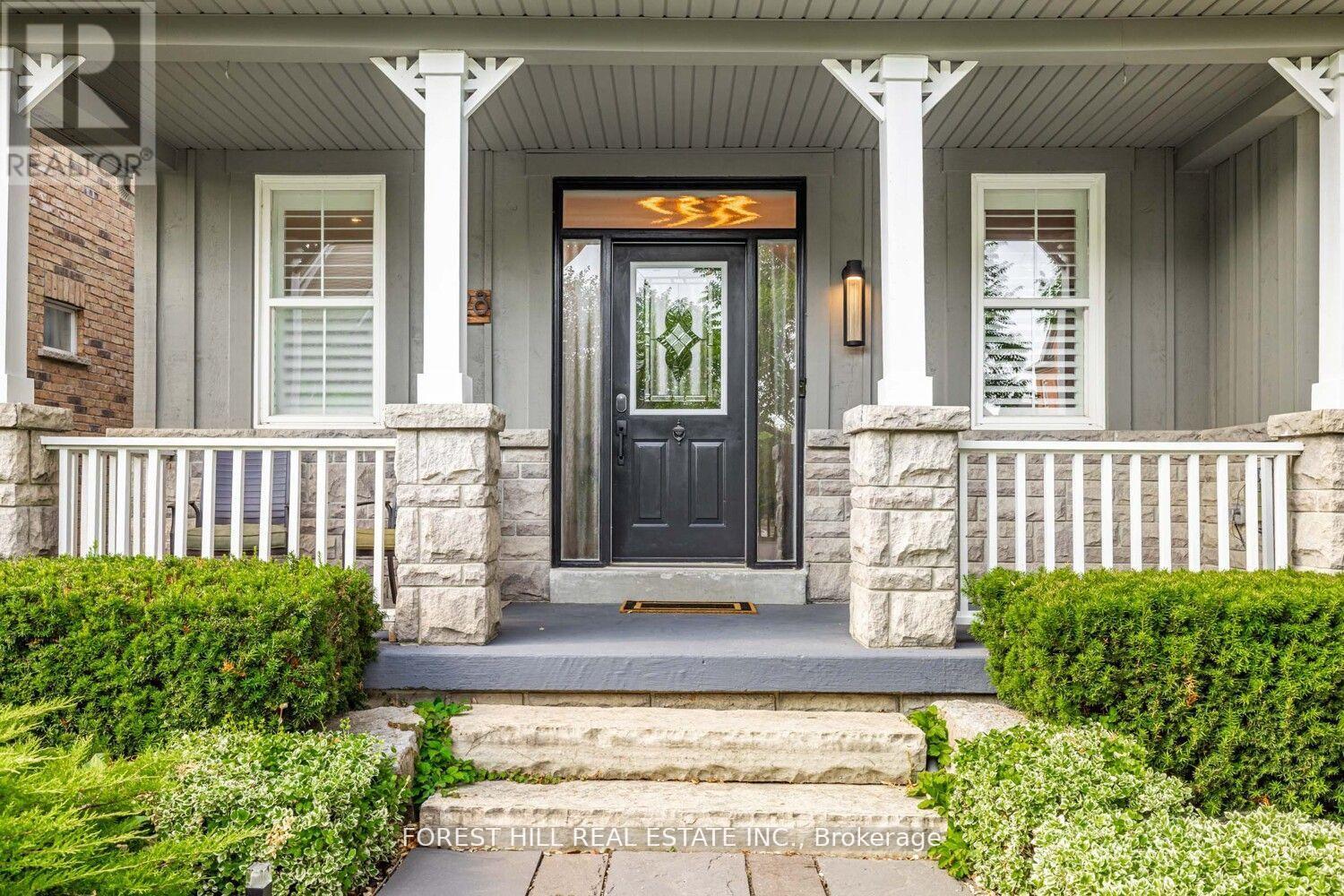 Photo 3 of 28 Port Rush Trail, Markham ON