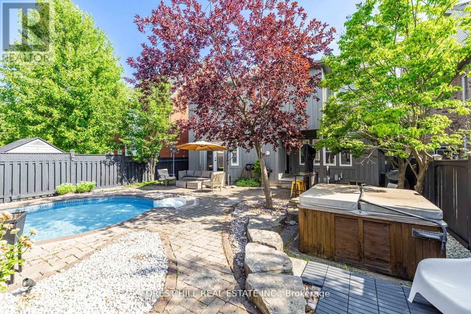 Photo 37 of 28 Port Rush Trail, Markham ON