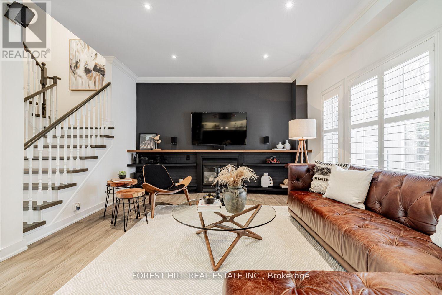 Photo 7 of 28 Port Rush Trail, Markham ON