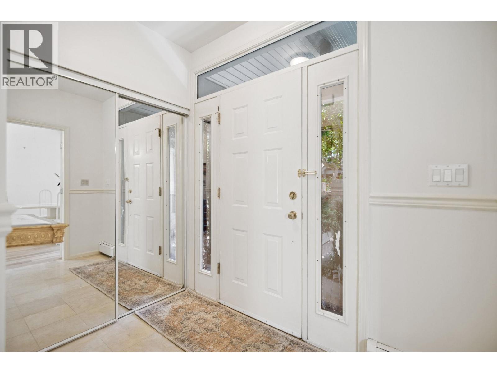 Photo 9 of 43 5880 Hampton Place, Vancouver BC