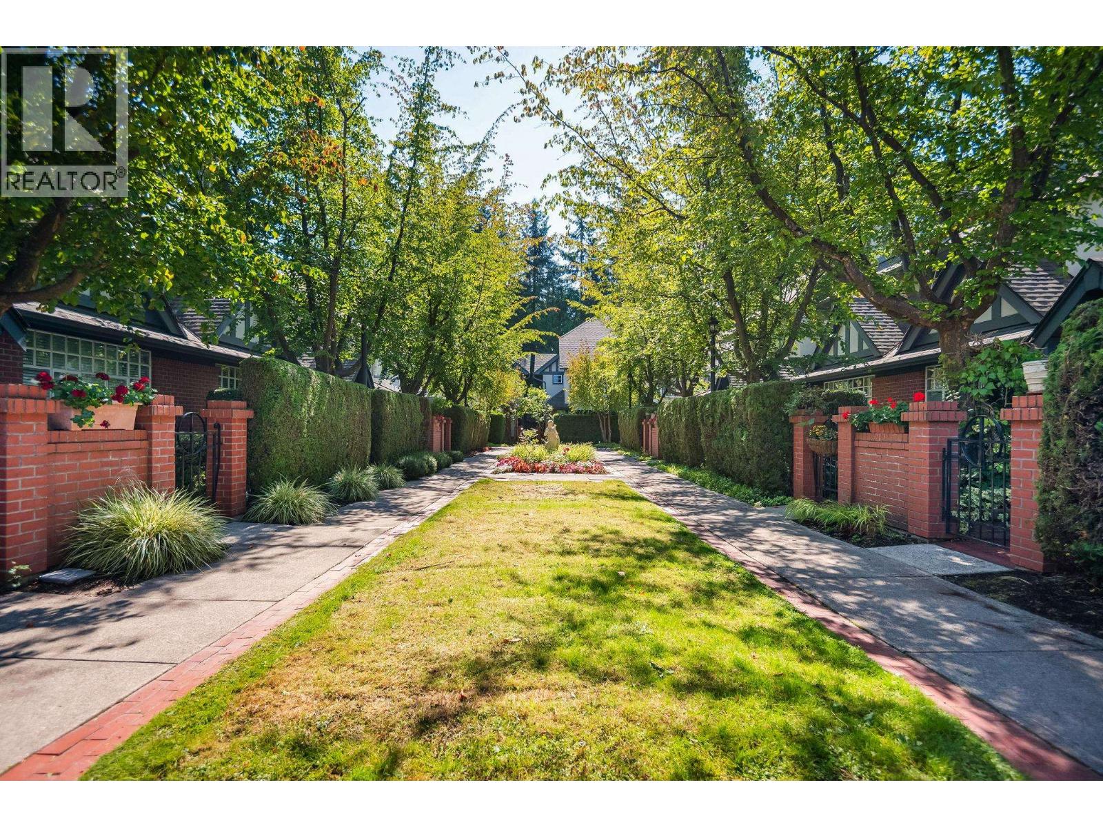 Photo 34 of 43 5880 Hampton Place, Vancouver BC