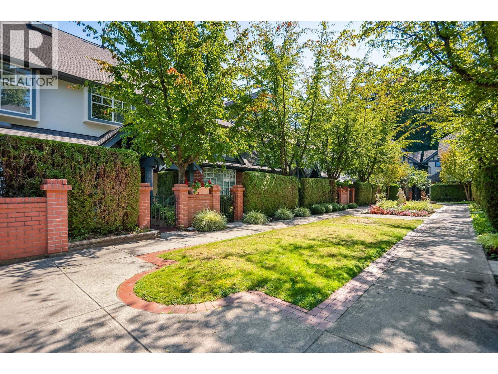 Photo 35 of 43 5880 Hampton Place, Vancouver BC
