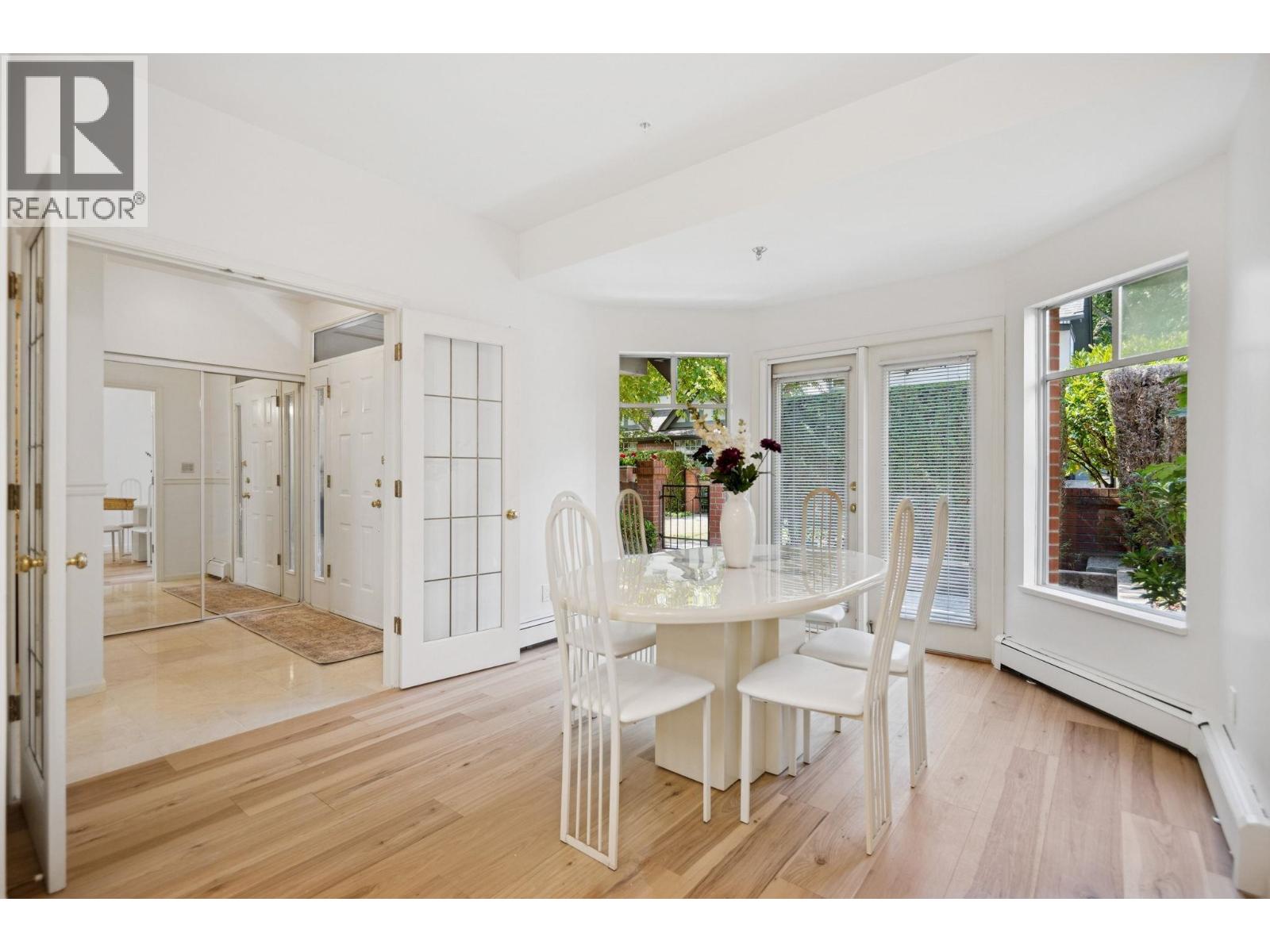 Photo 10 of 43 5880 Hampton Place, Vancouver BC