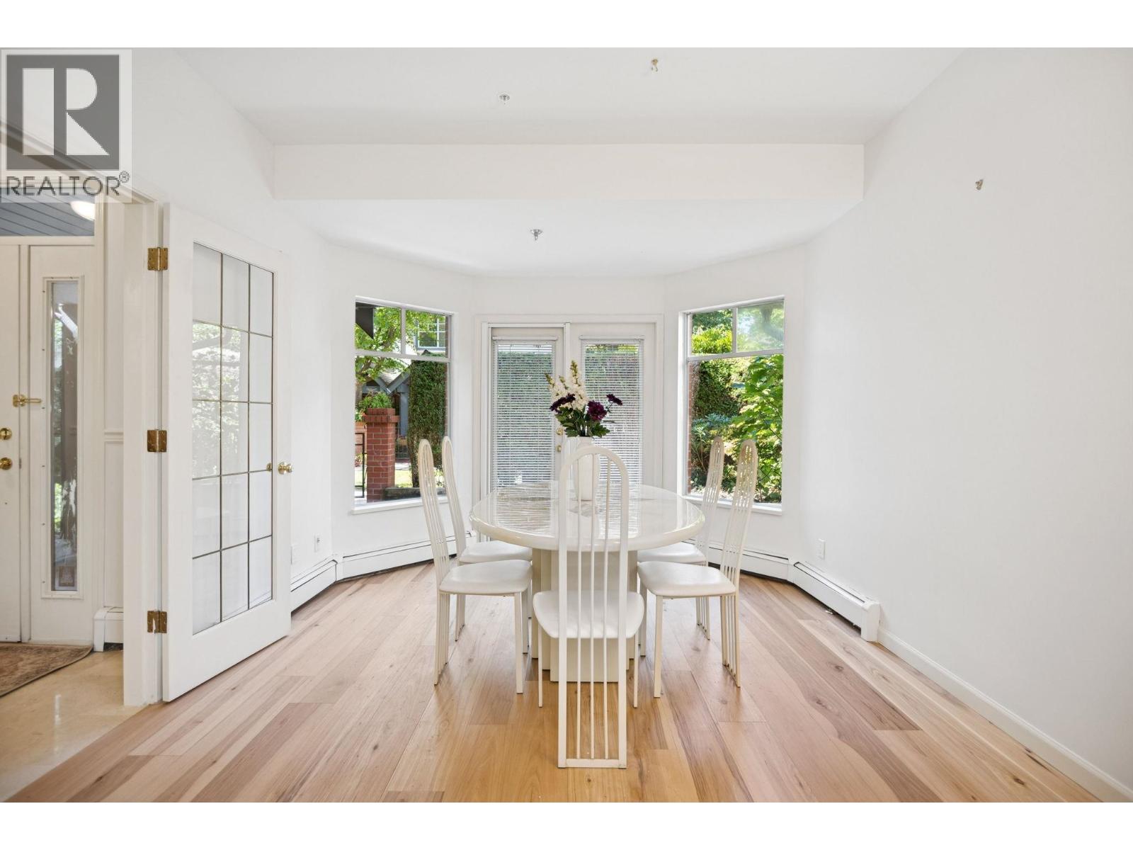 Photo 11 of 43 5880 Hampton Place, Vancouver BC