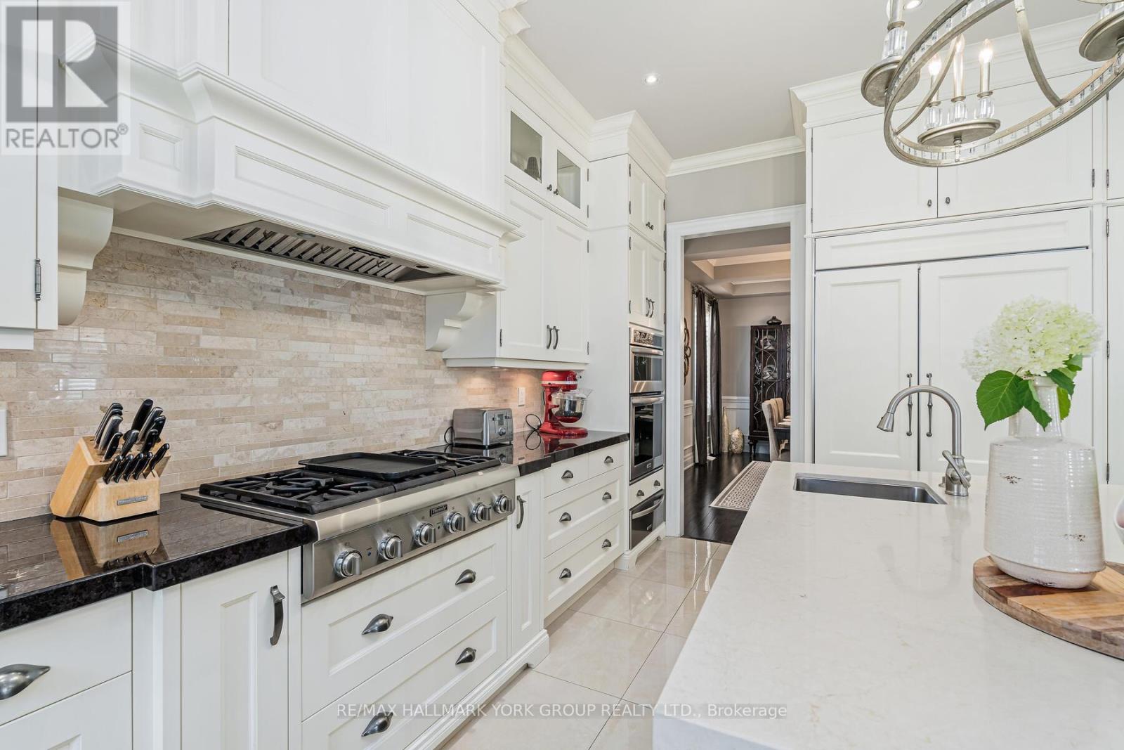 Photo 17 of 111 Robert Berry Crescent, King ON