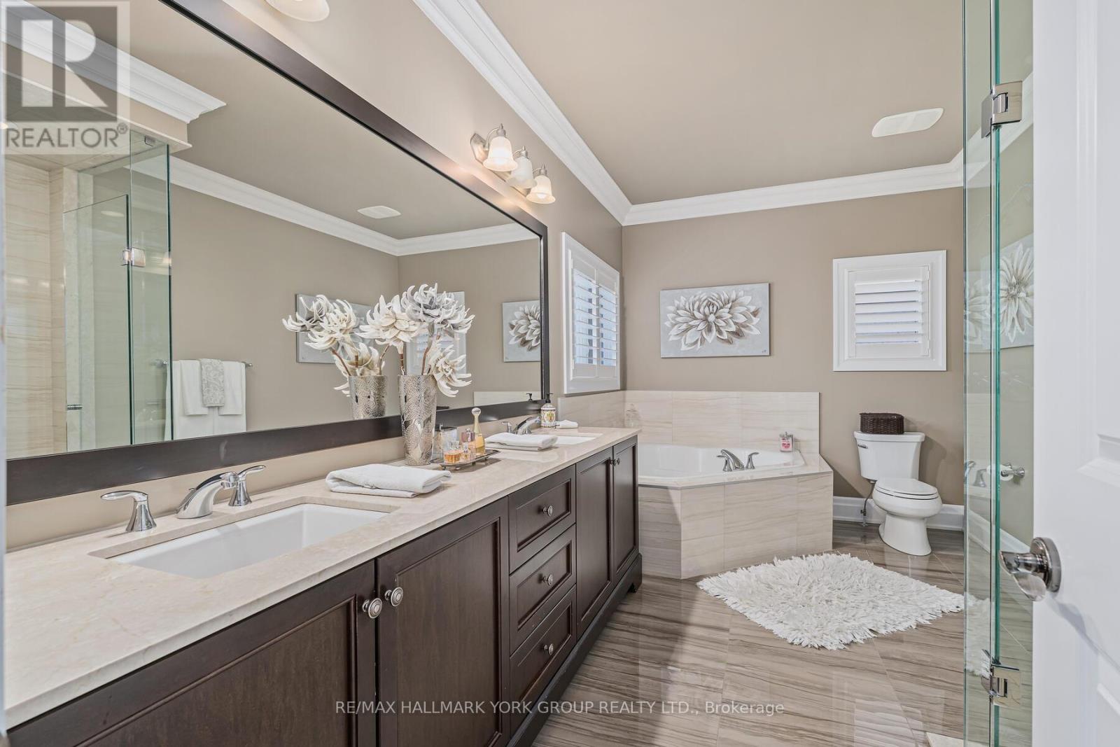 Photo 26 of 111 Robert Berry Crescent, King ON