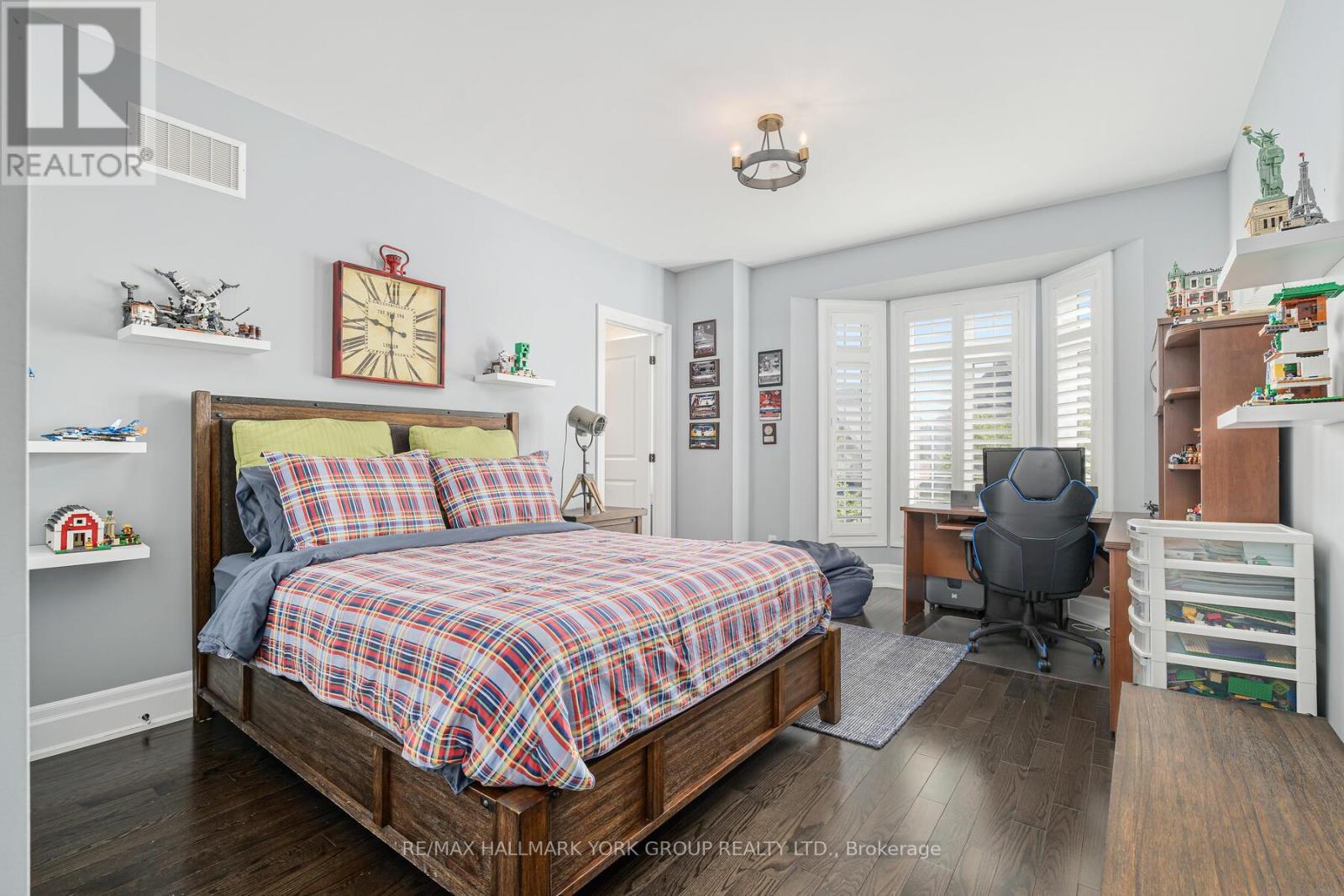 Photo 29 of 111 Robert Berry Crescent, King ON