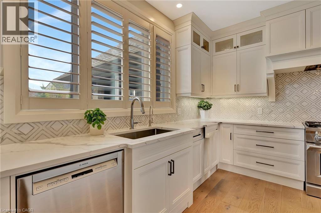 Photo 11 of 912 Fall Harvest Court, Kitchener ON