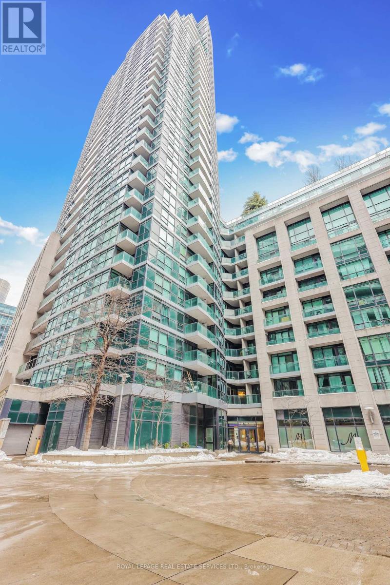 Photo 2 of 332 600 Fleet Street, Toronto ON