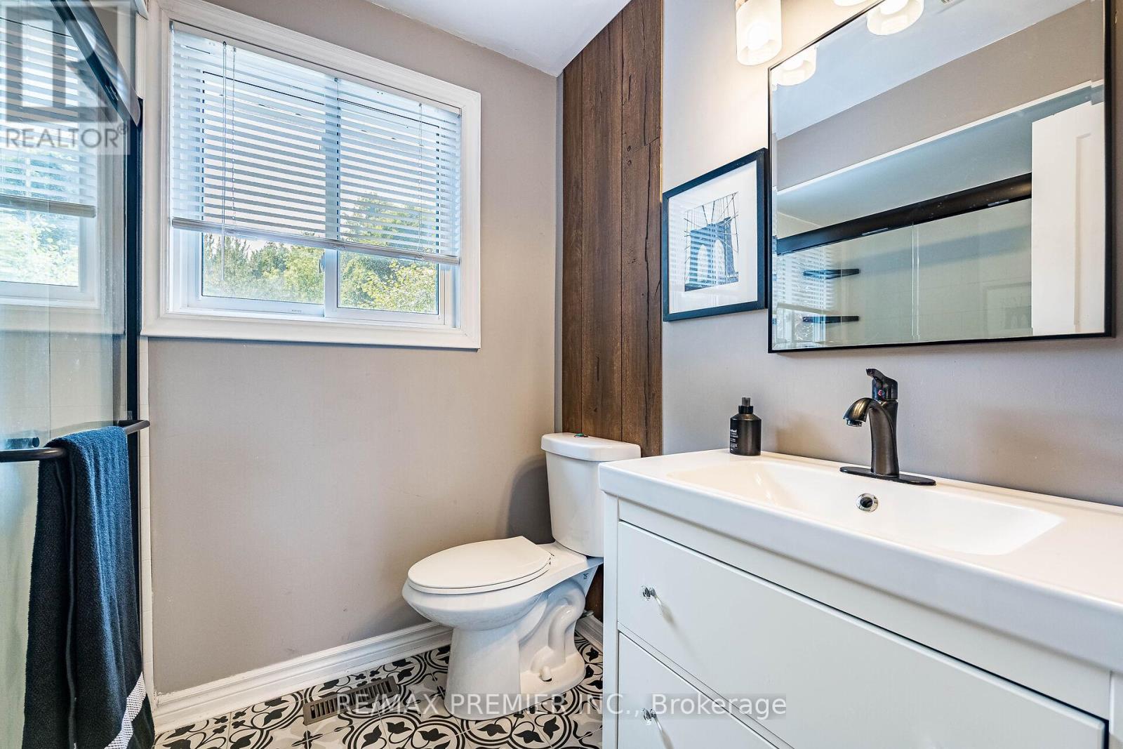 Photo 24 of 355 Hersey Crescent, Caledon ON