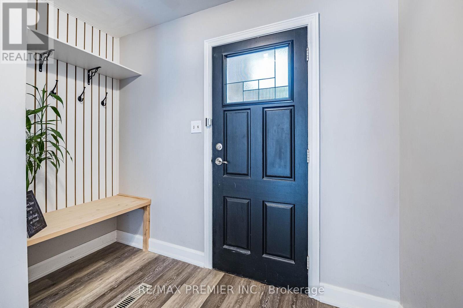 Photo 4 of 355 Hersey Crescent, Caledon ON