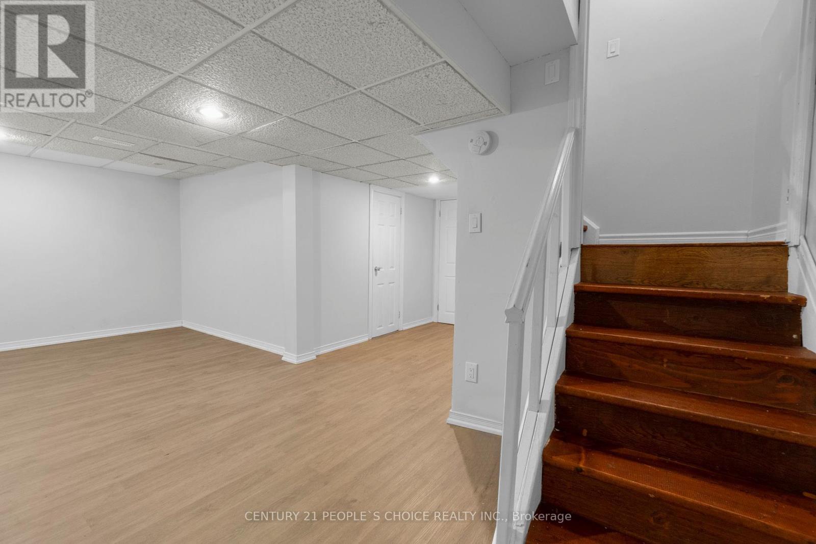 Photo 26 of 35 Ferri Crescent, Brampton ON