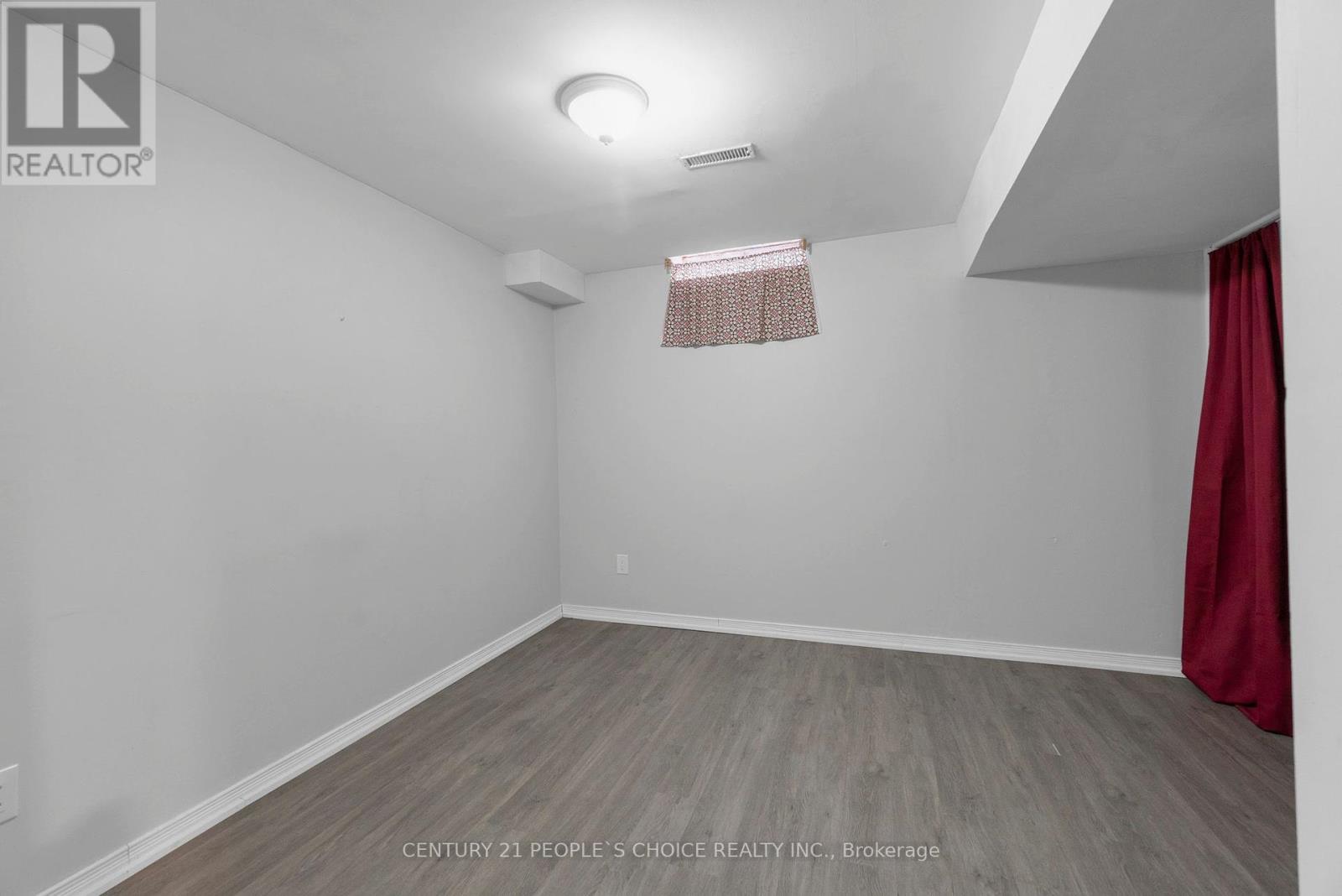 Photo 29 of 35 Ferri Crescent, Brampton ON