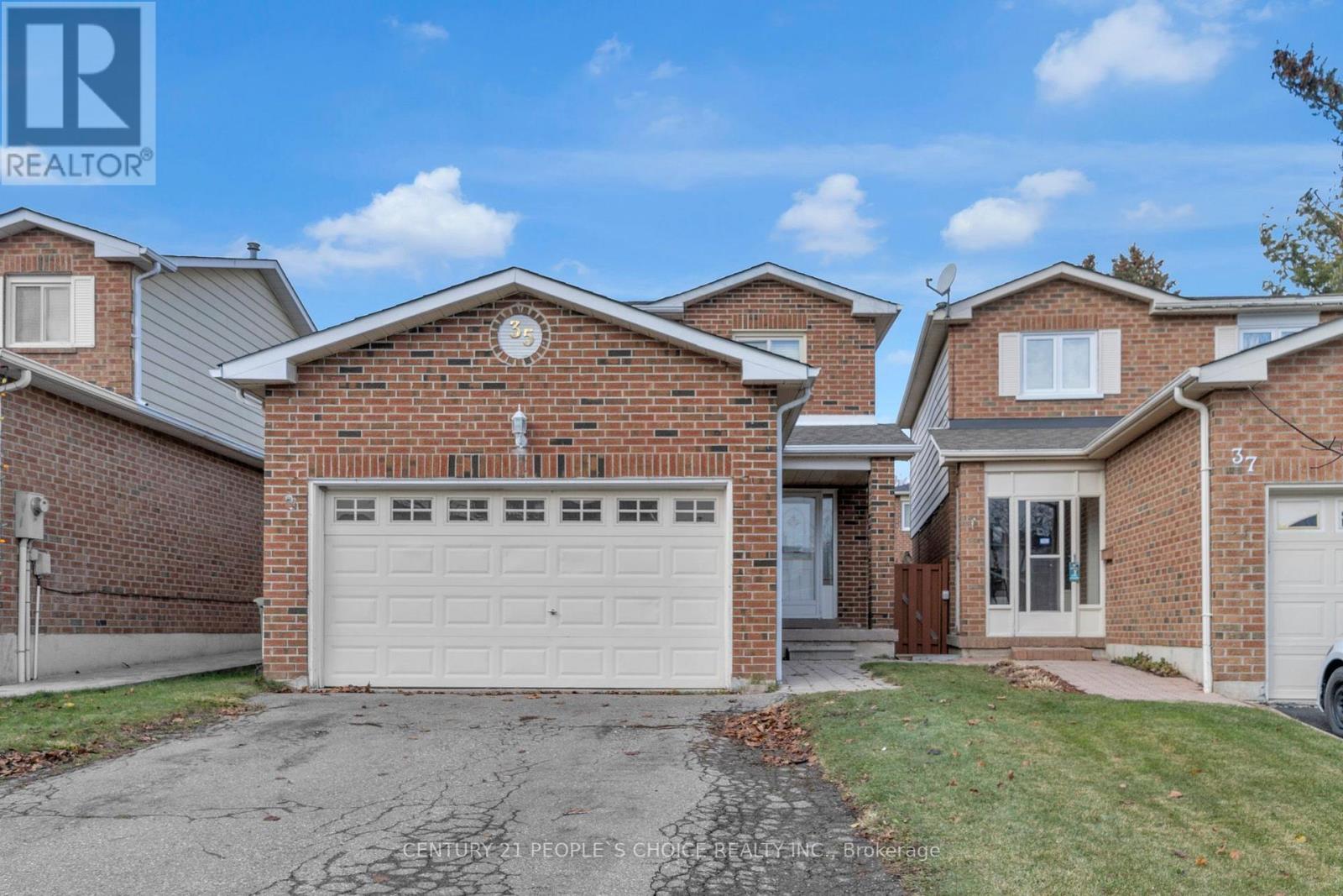 Photo 3 of 35 Ferri Crescent, Brampton ON