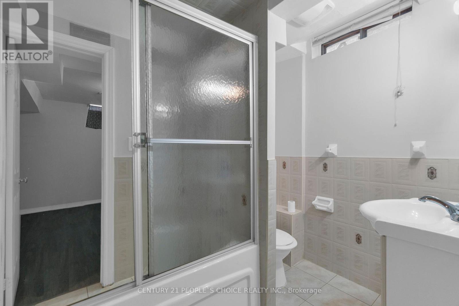 Photo 30 of 35 Ferri Crescent, Brampton ON