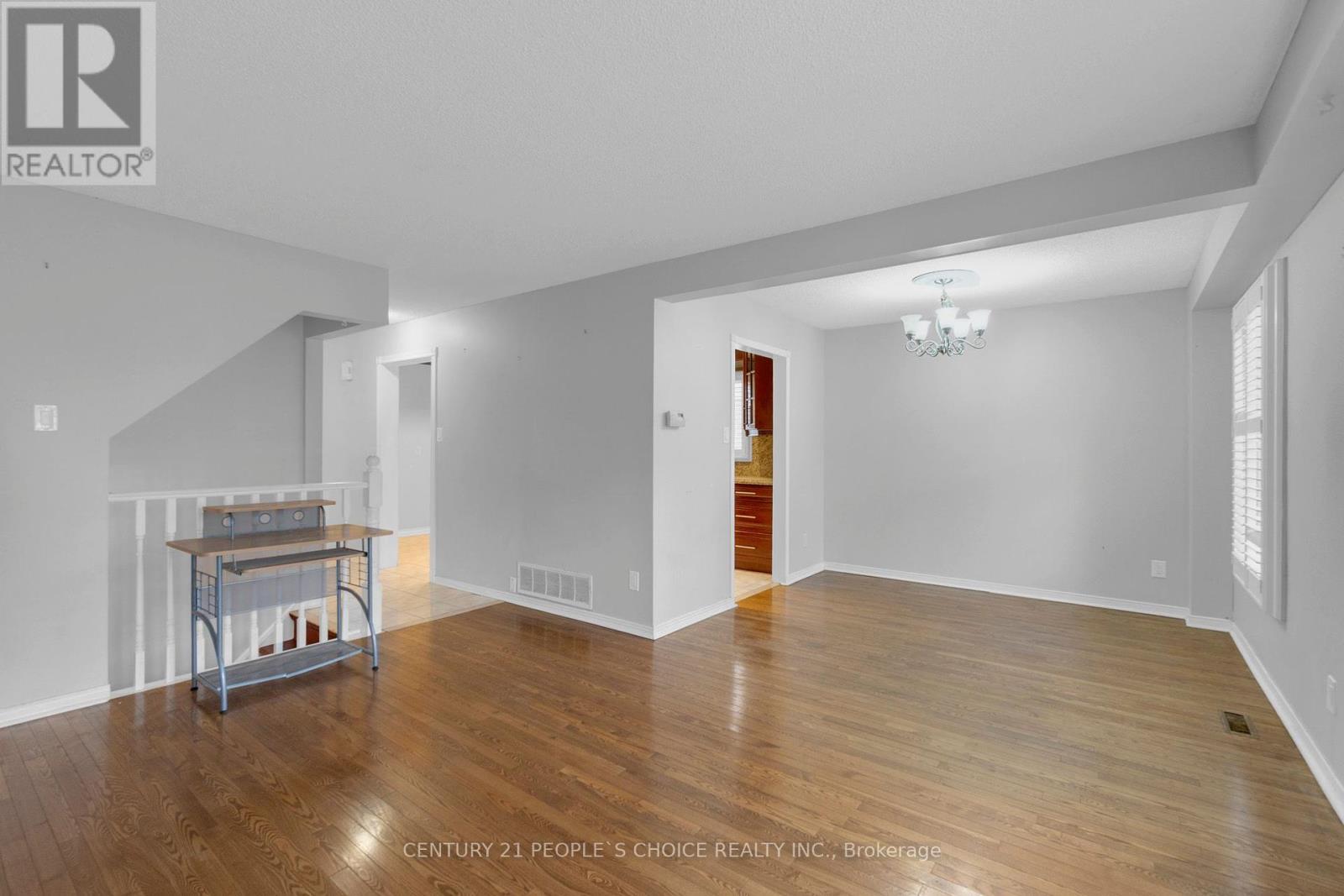 Photo 9 of 35 Ferri Crescent, Brampton ON