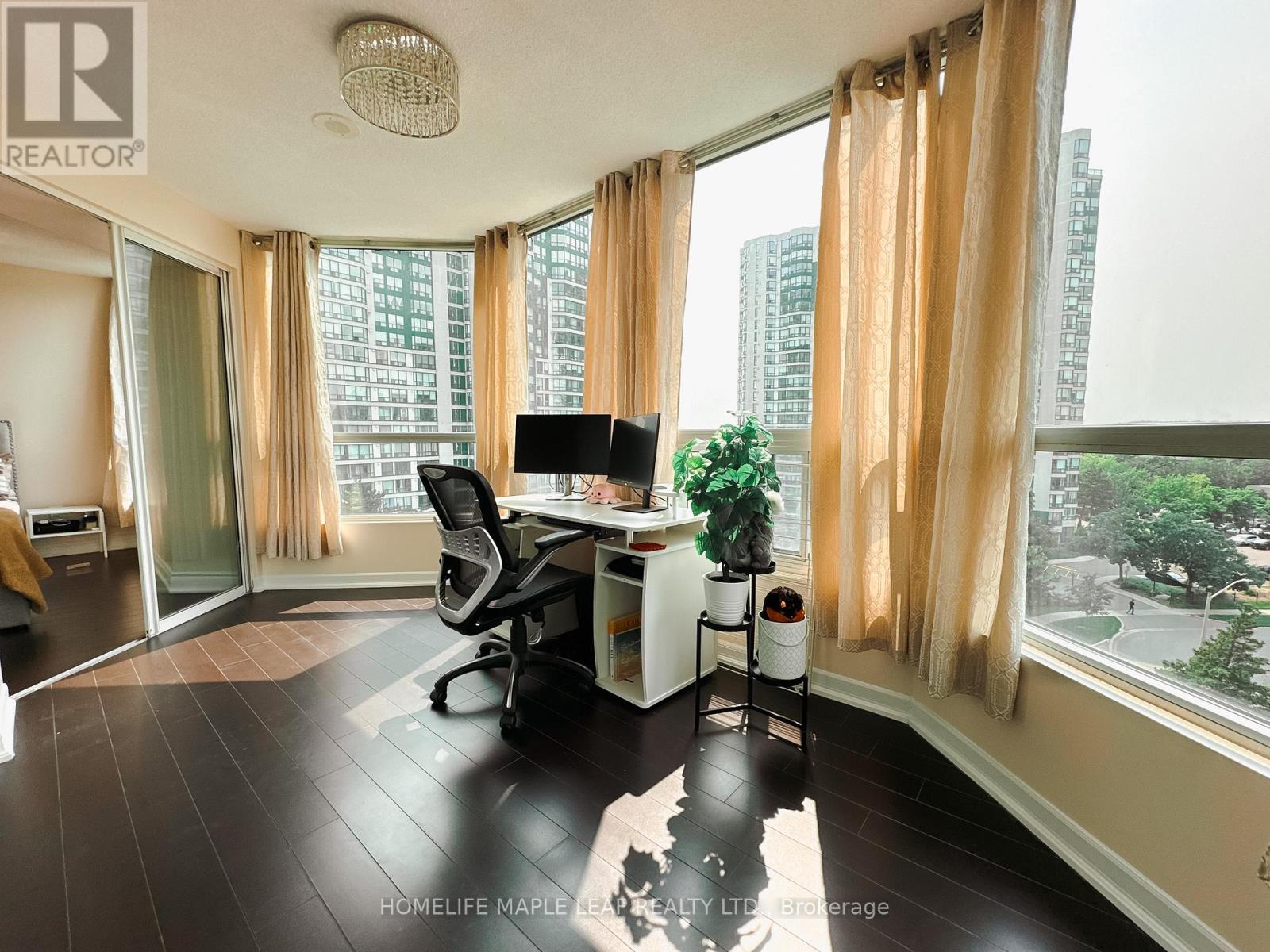Photo 15 of 706 4450 Tucana Court, Mississauga ON