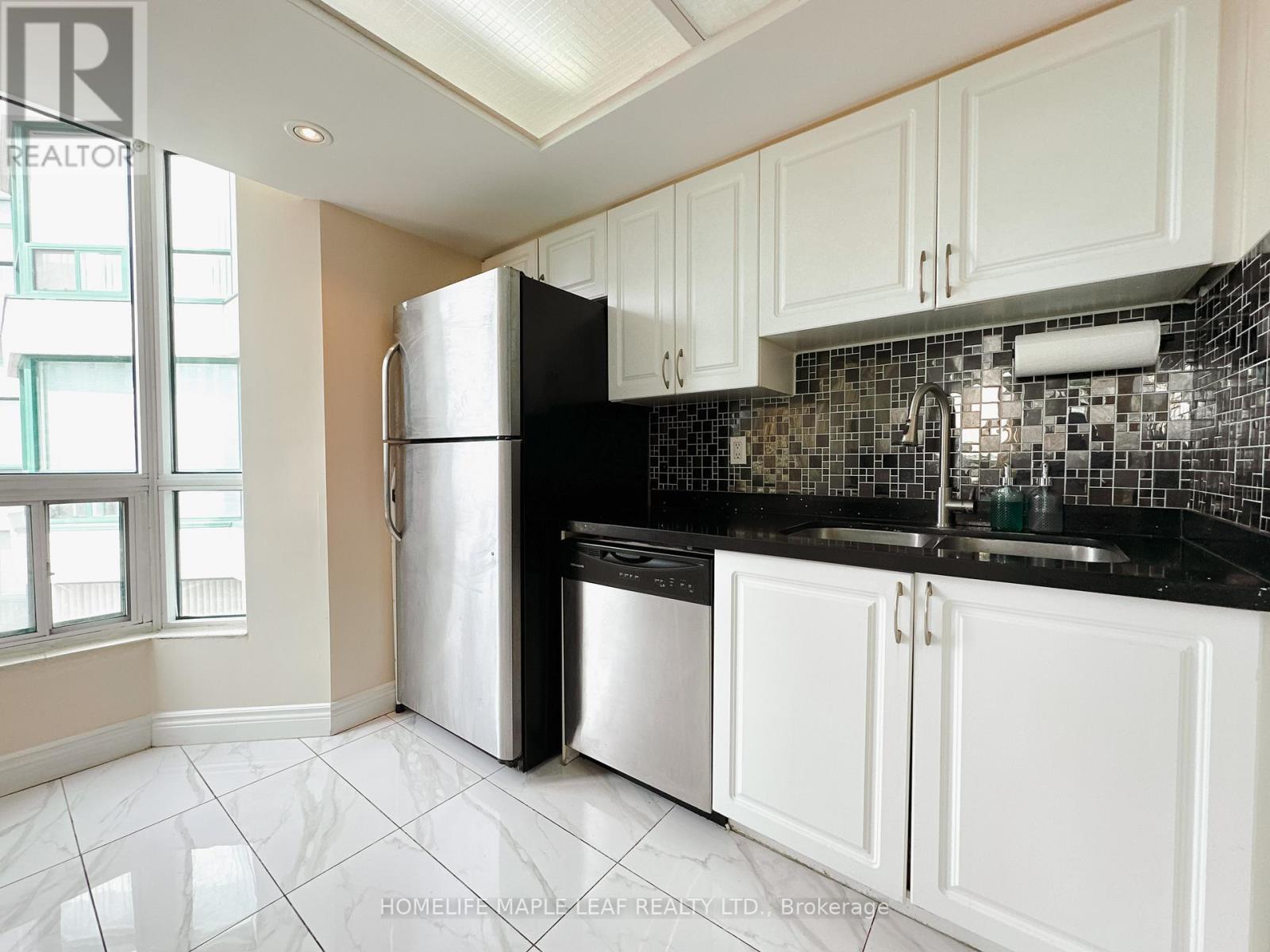 Photo 7 of 706 4450 Tucana Court, Mississauga ON