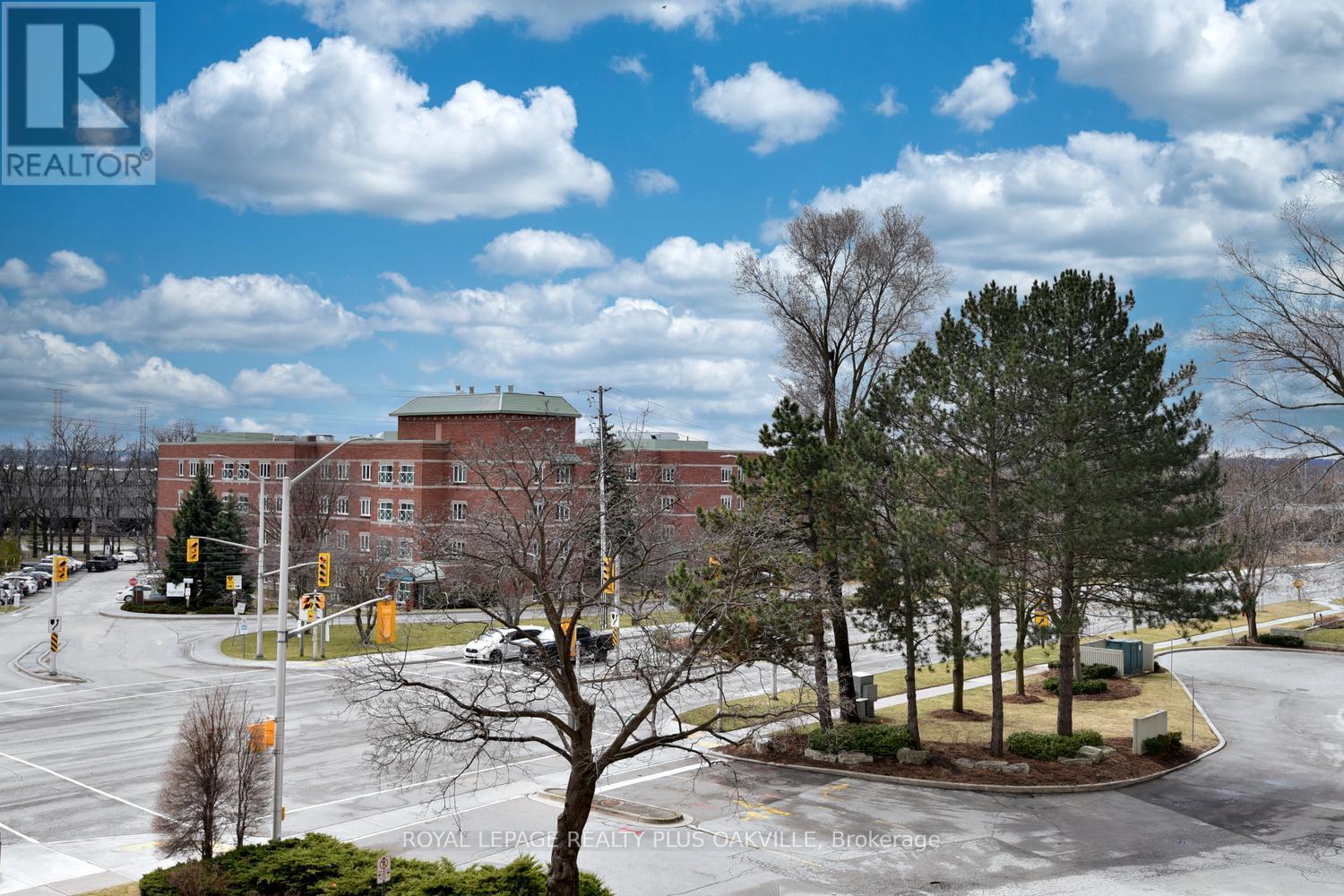 Photo 27 of 404 1225 North Shore Boulevard E, Burlington ON