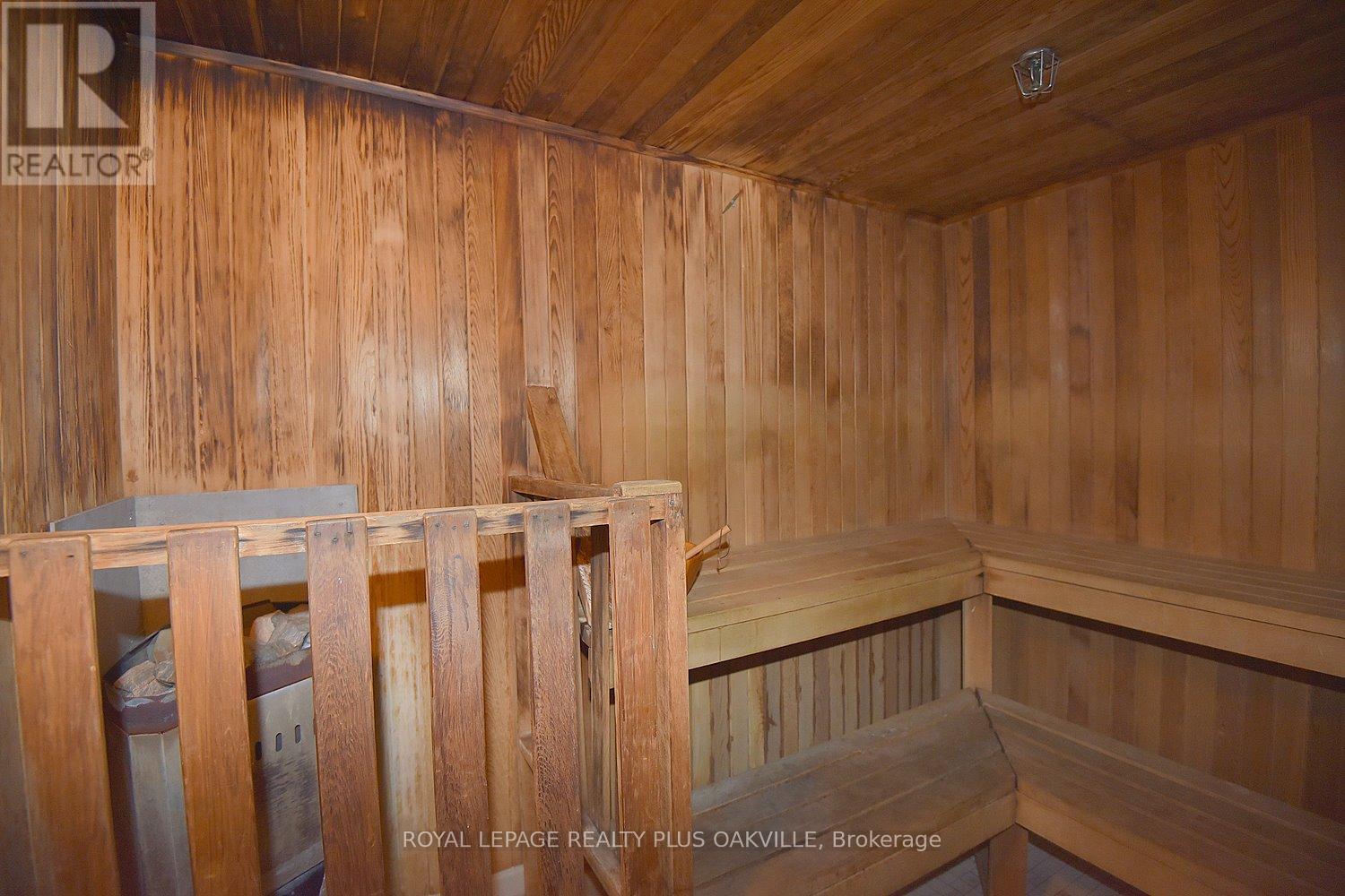 Photo 43 of 404 1225 North Shore Boulevard E, Burlington ON