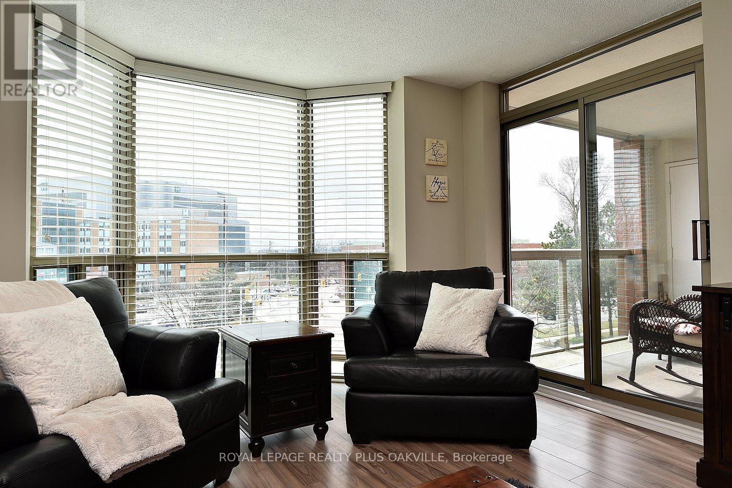 Photo 9 of 404 1225 North Shore Boulevard E, Burlington ON