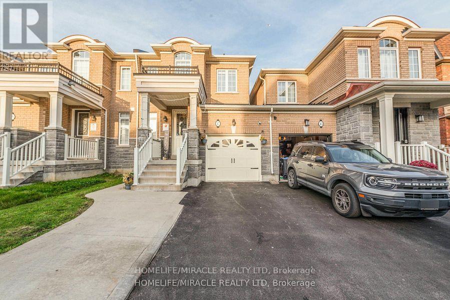 Photo 2 of 47 Maple Trail Road, Caledon ON