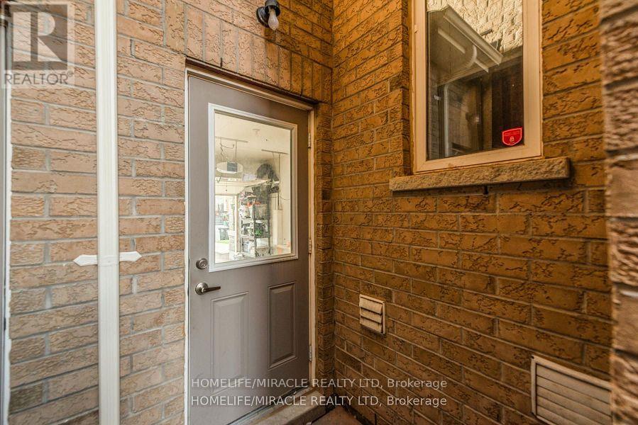 Photo 29 of 47 Maple Trail Road, Caledon ON