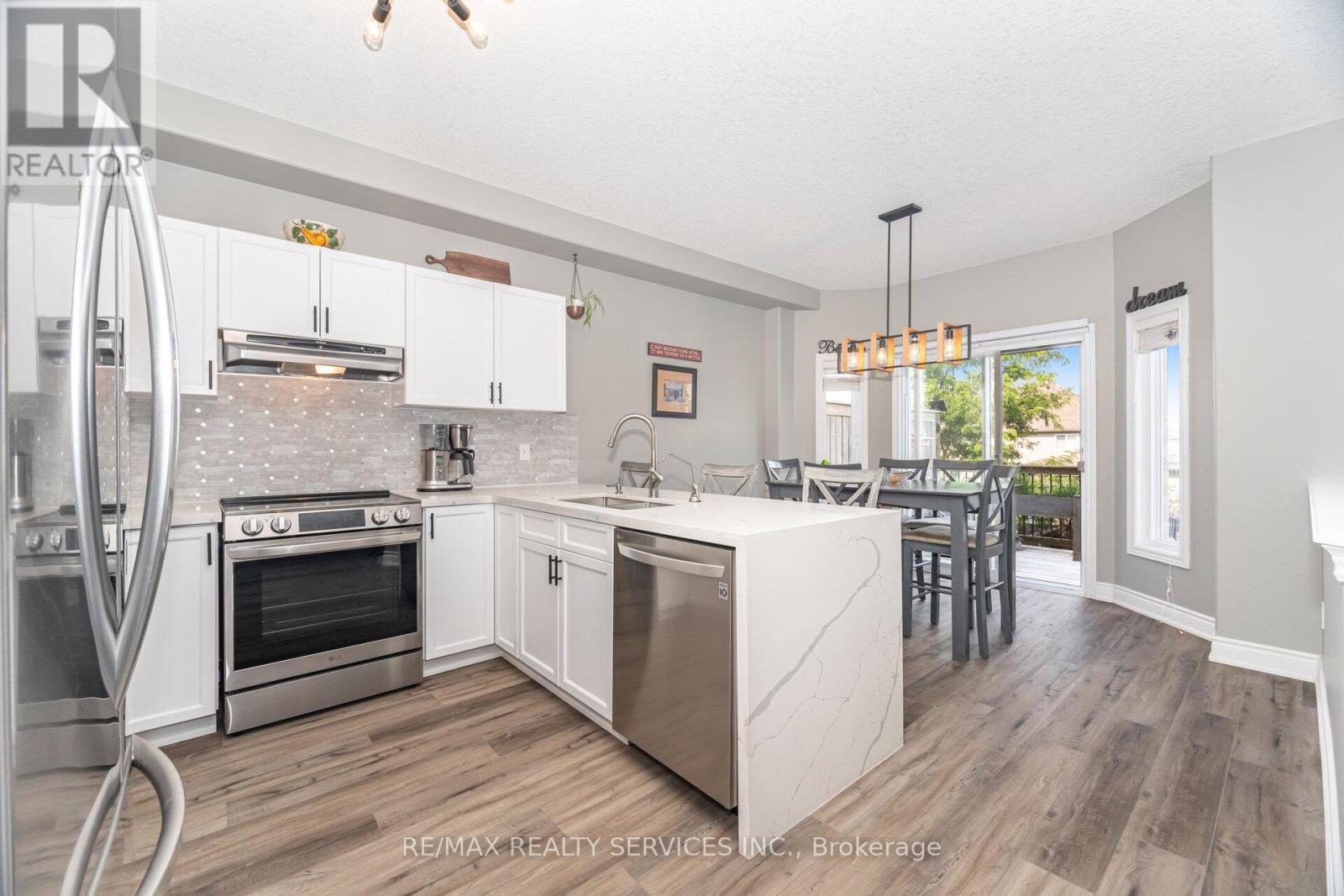 Photo 14 of 60 Dinnick Crescent, Orangeville ON