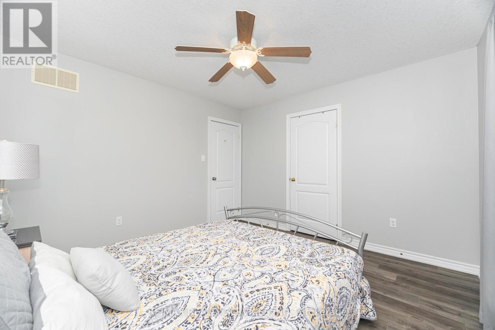 Photo 41 of 60 Dinnick Crescent, Orangeville ON