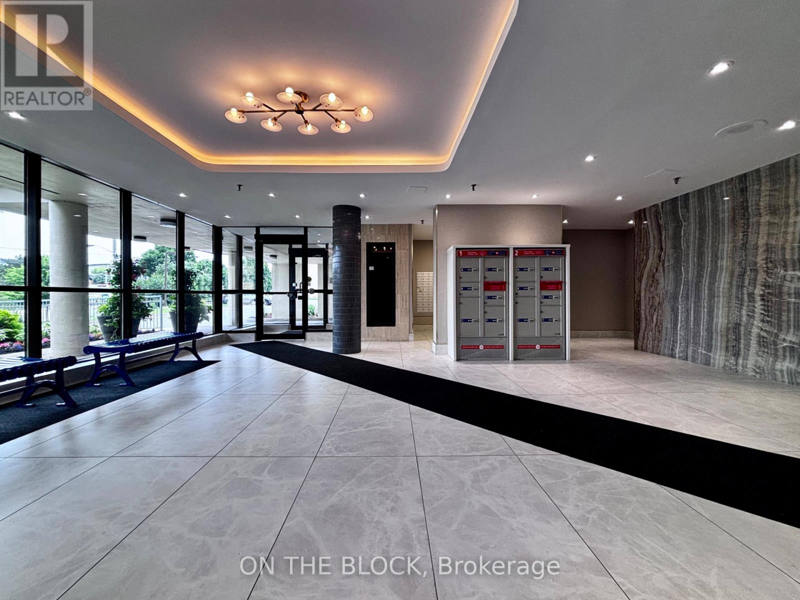 Photo 45 of 506 3845 Lake Shore Boulevard W, Toronto ON