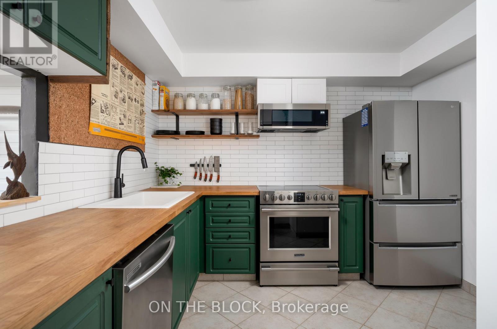 Photo 7 of 506 3845 Lake Shore Boulevard W, Toronto ON