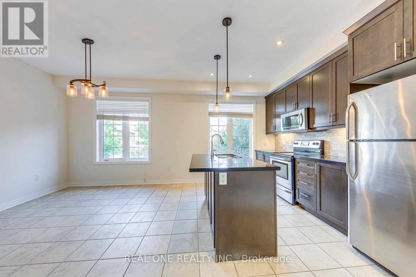 Photo 10 of 3084 Eberly Woods Drive, Oakville ON