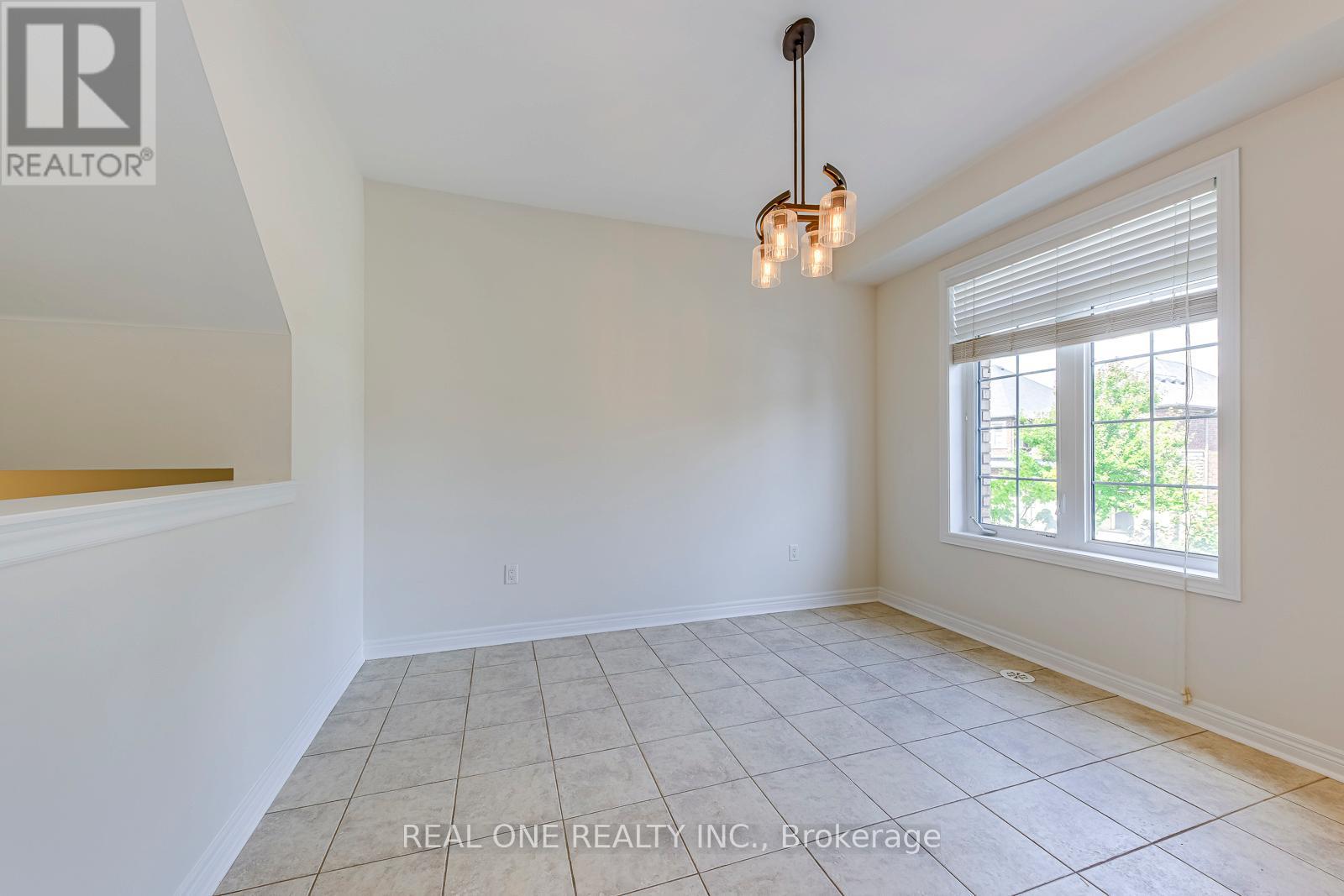 Photo 16 of 3084 Eberly Woods Drive, Oakville ON