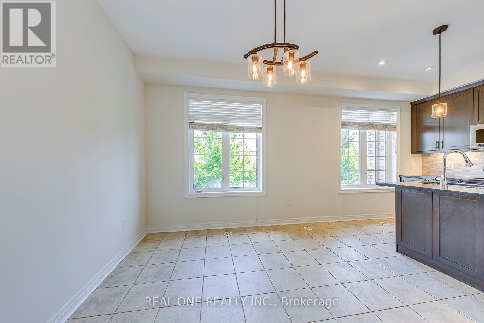 Photo 17 of 3084 Eberly Woods Drive, Oakville ON