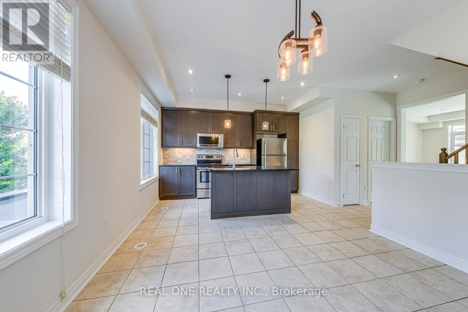 Photo 18 of 3084 Eberly Woods Drive, Oakville ON