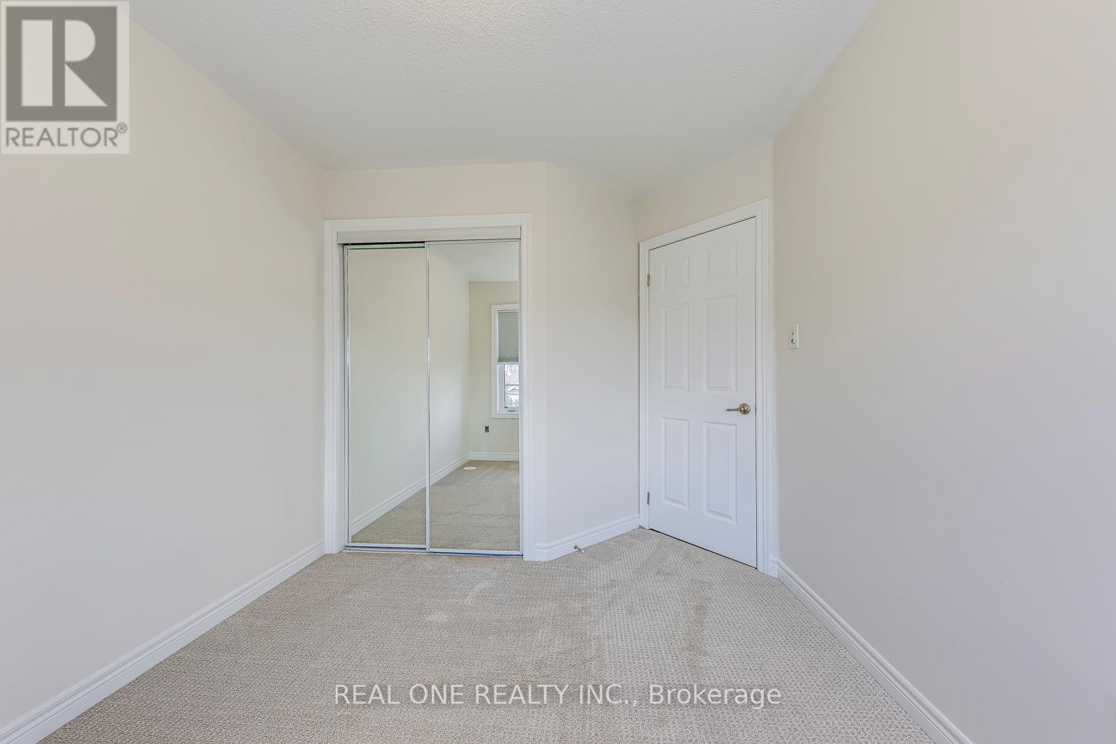 Photo 35 of 3084 Eberly Woods Drive, Oakville ON