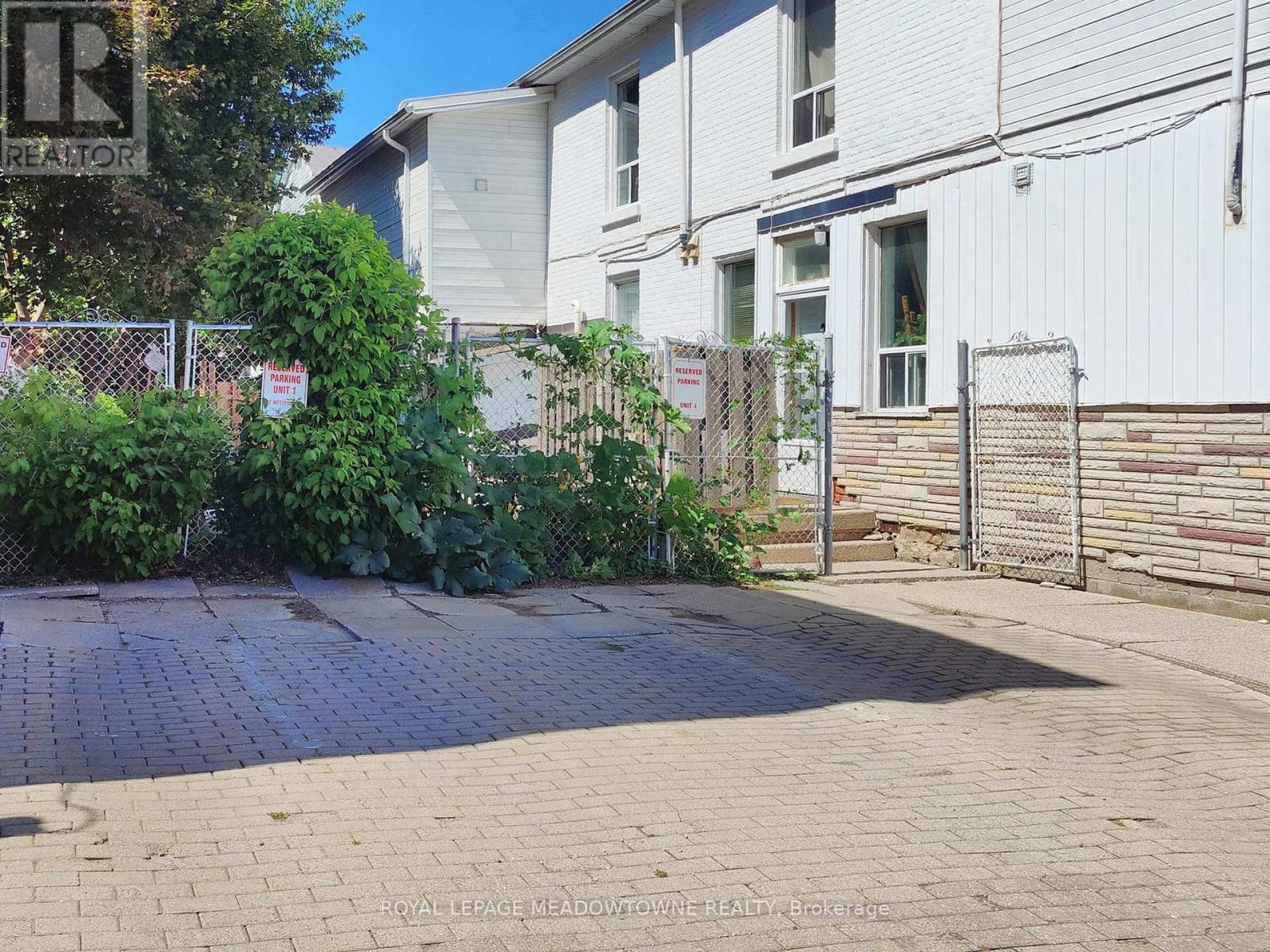 Photo 4 of 5 12 Wesleyan Street, Halton Hills ON