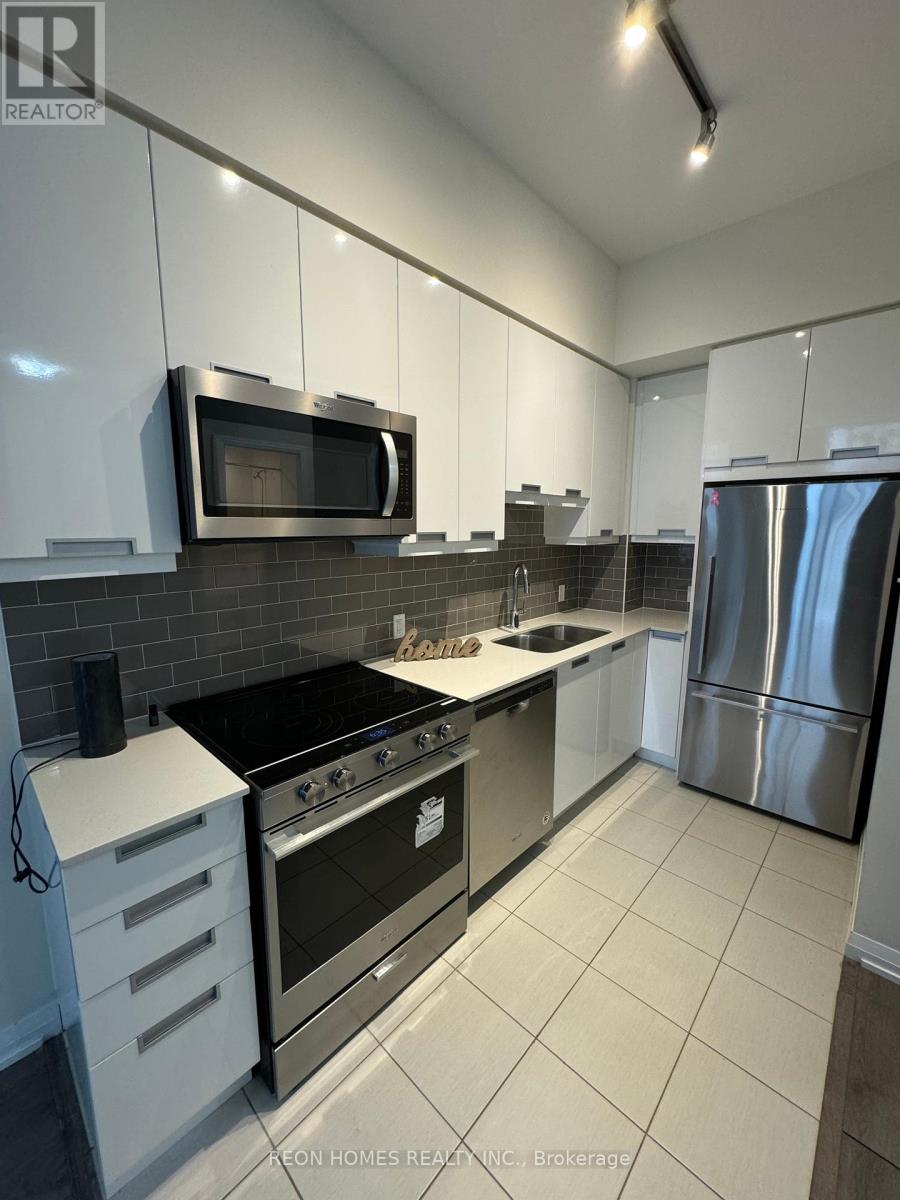 Photo 7 of 114 35 Watergarden Drive, Mississauga ON