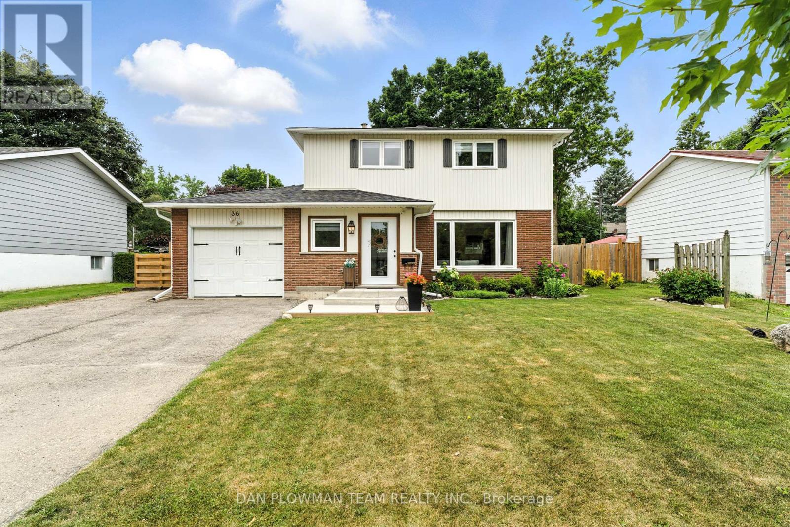 Photo 2 of 36 Hewitt Street, Orangeville ON