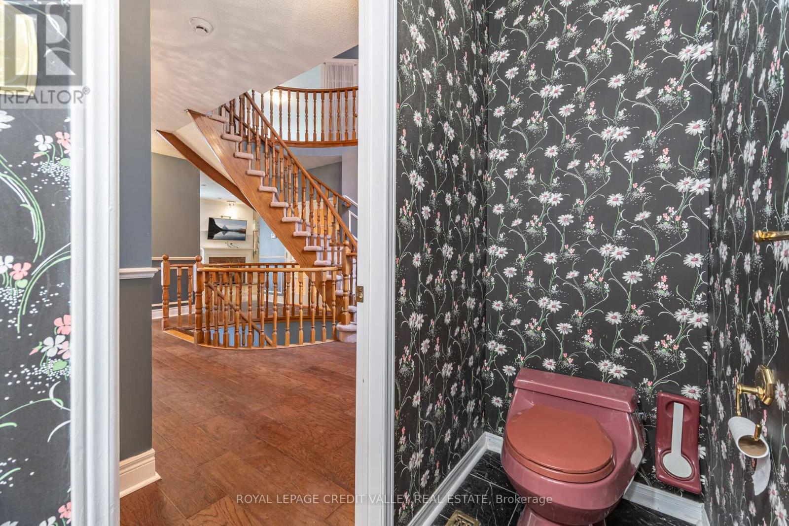Photo 20 of 14 Starling Court, Brampton ON