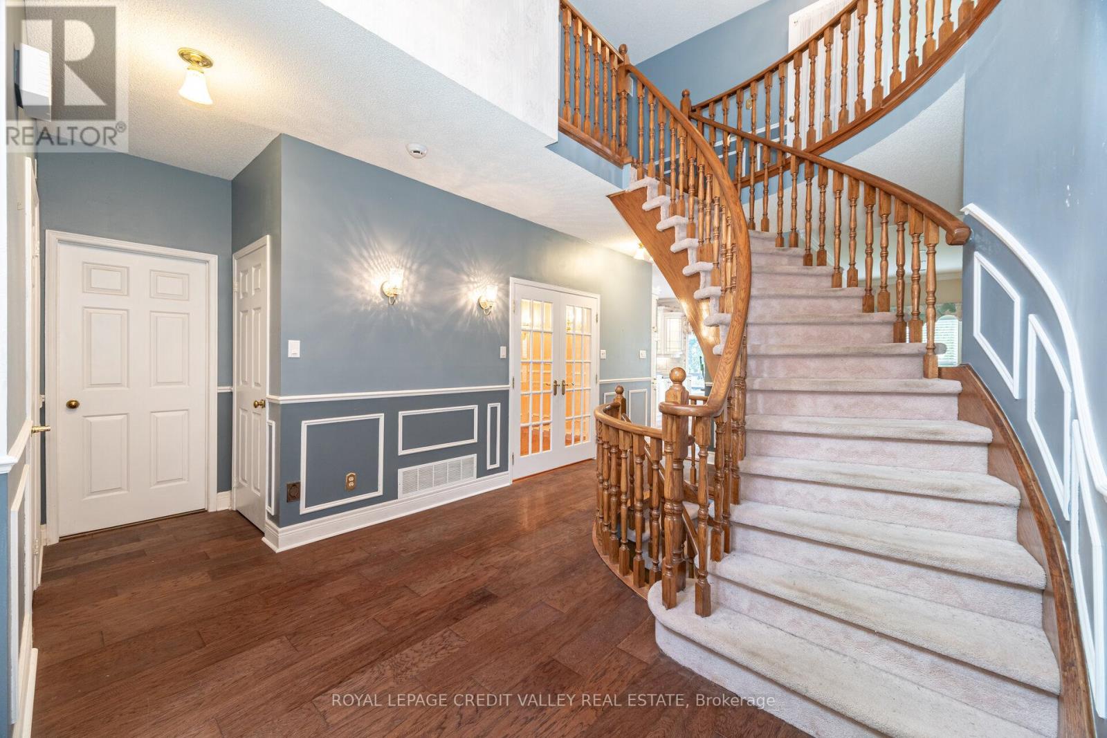Photo 22 of 14 Starling Court, Brampton ON