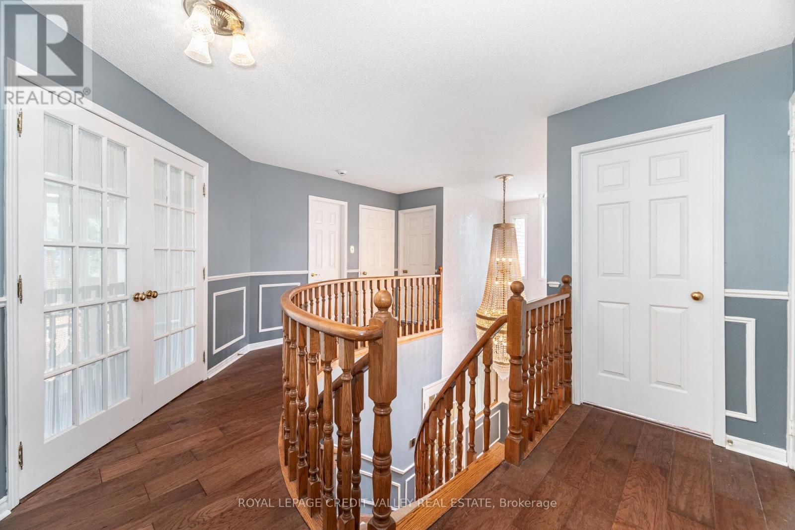 Photo 23 of 14 Starling Court, Brampton ON