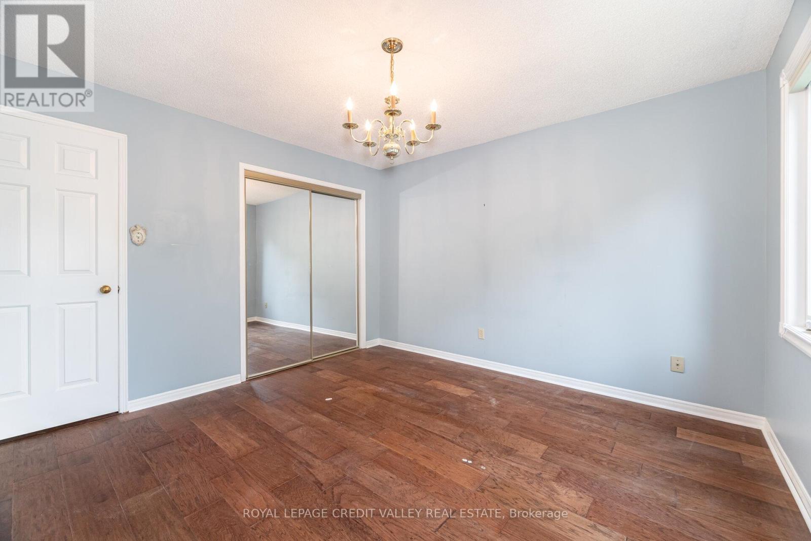 Photo 32 of 14 Starling Court, Brampton ON