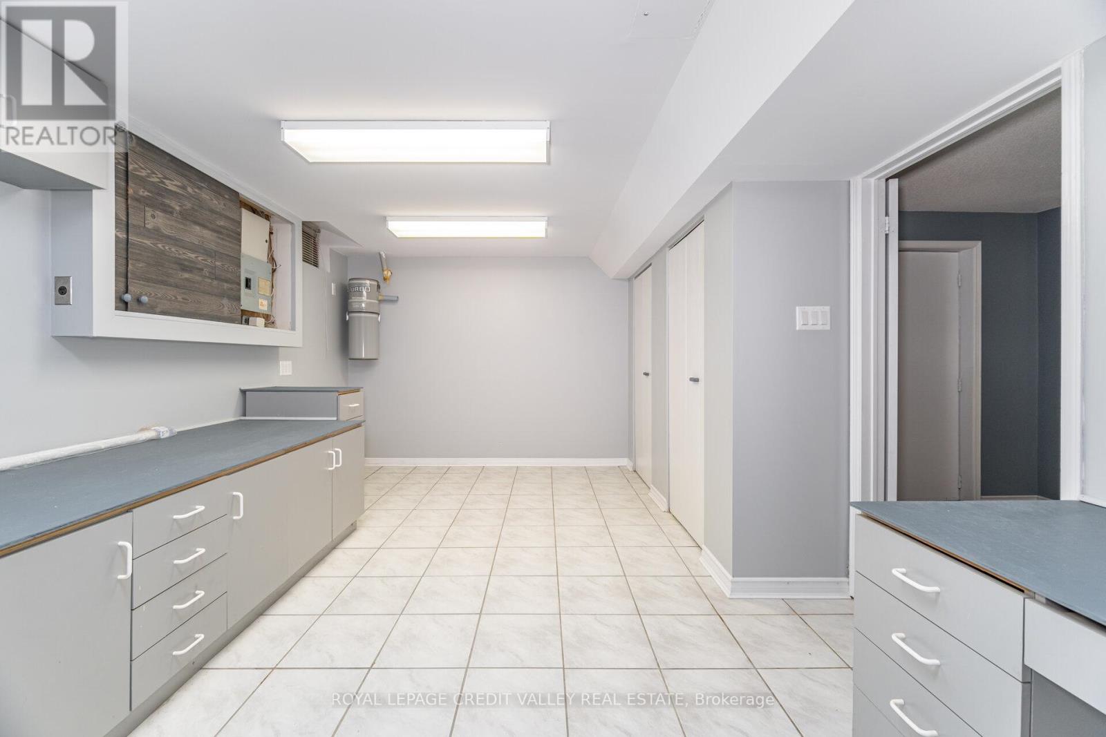 Photo 44 of 14 Starling Court, Brampton ON
